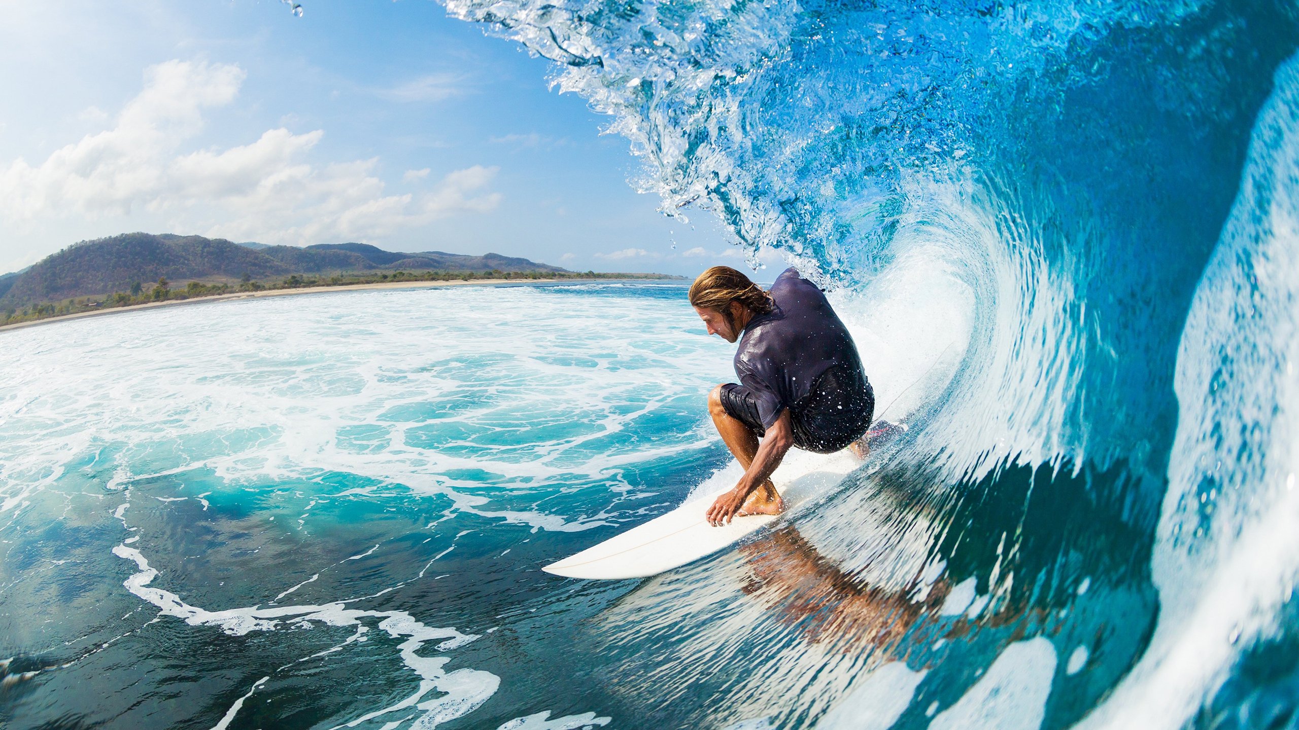 全黑队传球配合精妙，几乎无缝连接进攻与防守，全黑队服